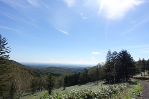 快晴の鶴見峠