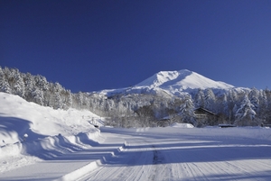 藍より青し旭岳冬登山（前）