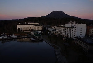 夕暮れの阿寒湖