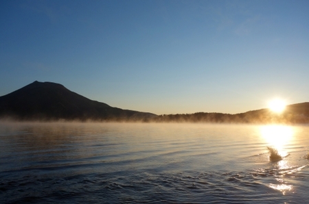阿寒湖、真冬日の朝。
