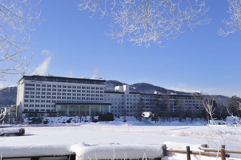 冬の阿寒湖とニュー阿寒ホテル