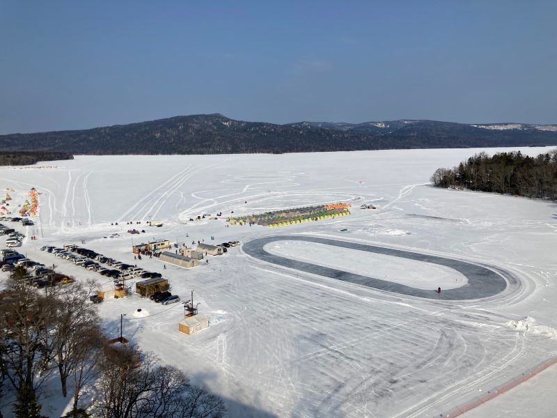 ニュー阿寒ホテルから見た阿寒湖氷上